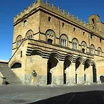ゲストハウス Porta Vivaria Orvieto- Private Parking 3*