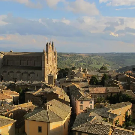 Gasthof Porta Vivaria Orvieto- Private Parking Orvieto